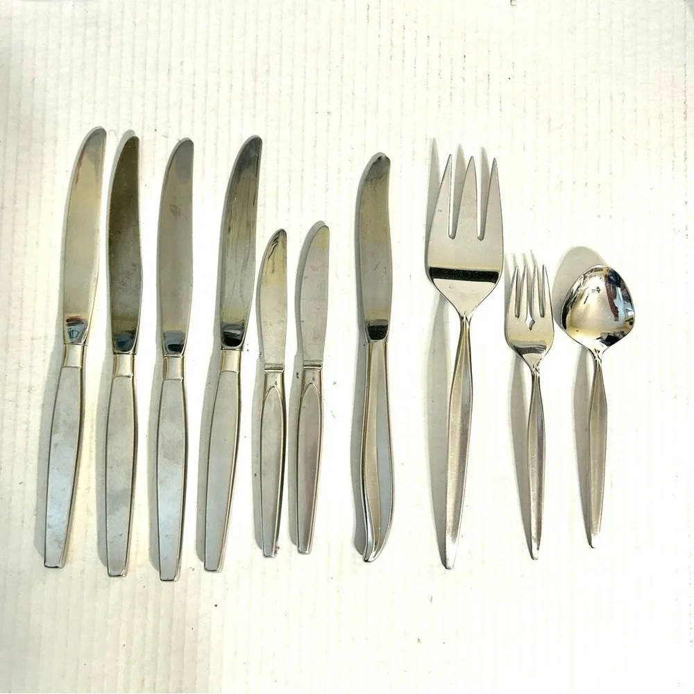 Miscellaneous Lot of 10 Pieces Stainless Flatware  Butter Knives Serving